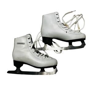 Winnwell White Ice figure Skates  youth size 2